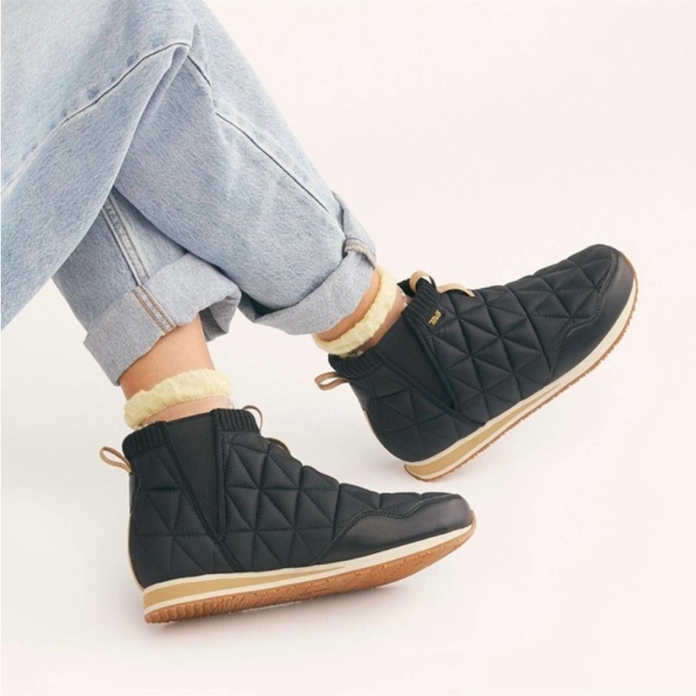New Teva Ember Mid Boot Quilted Black Womens 8 - Picture 1 of 15